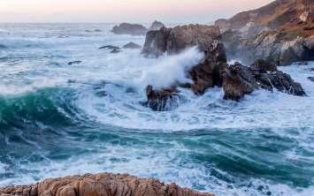 Le onde e le correnti marine I movimenti delle acque marine sono i maggiori