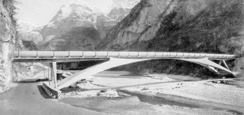 Tubazione che attraversa il Piave con un ponte canale-sifone (A monte di