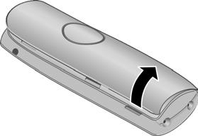 La clip è inoltre dotata di due piccoli fori nei quali far passare un cavetto (non in dotazione) che consenta di portare il portatile in mano o al collo (vedere figura).