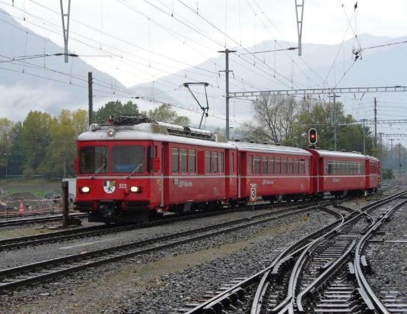 Figura 25: Doppio scartamento Stazione di Untervaz (GR) Figura 26: Scambi a due scartamenti in costruzione presso la Löwentor a Monaco (D) In corrispondenza della tratta in viadotto, al fine di