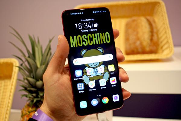 HONOR ha fatto passi da gigante nei mercati esteri, soprattutto nel 2018, crescendo del 170% rispetto all'anno precedente e posizionandosi nella "TOP 5" dei marchi di smartphone in vari Paesi