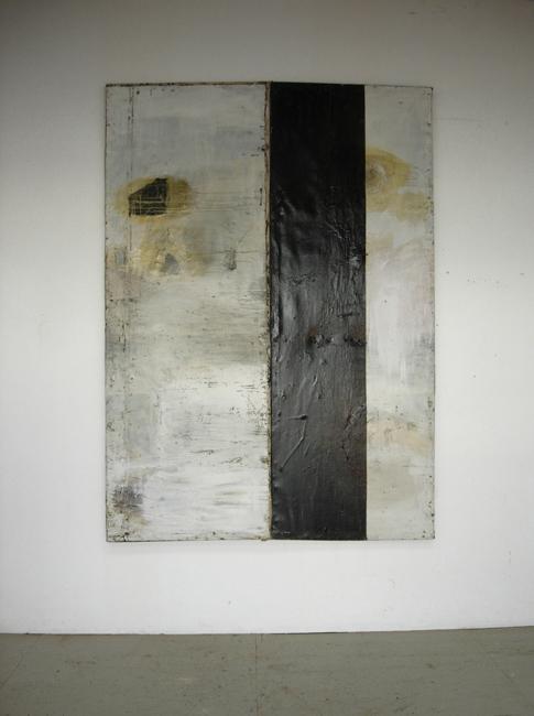 toccati, osservati, spostati così come i pezzi di tela e di legno sono stati pensati, tagliati e riassemblati. Lawrence Carroll. Untitled, 1984, olio su tela, 254 180,3 3,8 cm.