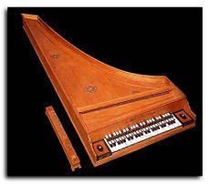 Inoltre, poiché ogni strumento musicale possiede una sua personalità, la funzione dell accordatore esperto è quella di ottenere la migliore tonalità, per esempio alzando leggermente le note molto