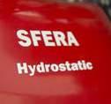 Movimentata da motorizzazione potente ed affidabile, con alimentazione a benzina ad avviamento autoavvolgente, l MFH SFERA utilizza una trasmissione idrostatica di