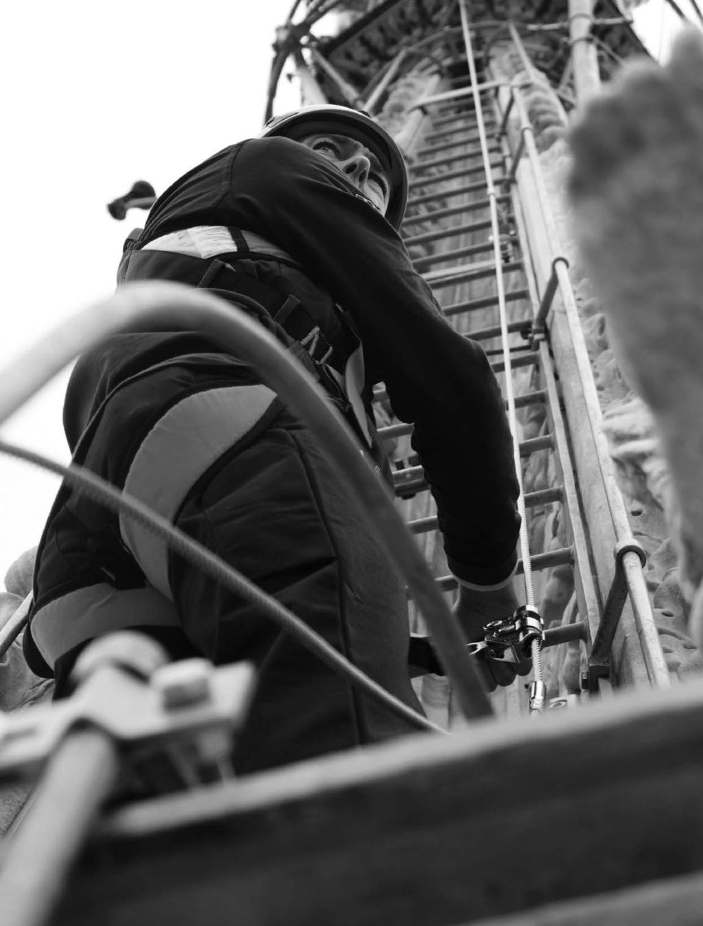 Linea vita Securope Verticale Securope Verticale è una linea vita flessibile idonea alla protezione dalle cadute dall alto da installare su scale e passaggi verticali.