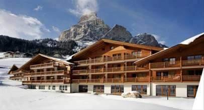 HOTEL GREIF**** CORVARA (BZ) ALTO ADIGE ALTO ADIGE PER PERSONA IN TRATTAMENTO DI MEZZA PENSIONE BEVANDE ESCLUSE NOTTI UFFICIALE Dal 23/12 al 26/12 3 339 289 Dal 26/12 al 30/12 4 680 580 Dal 30/12 al