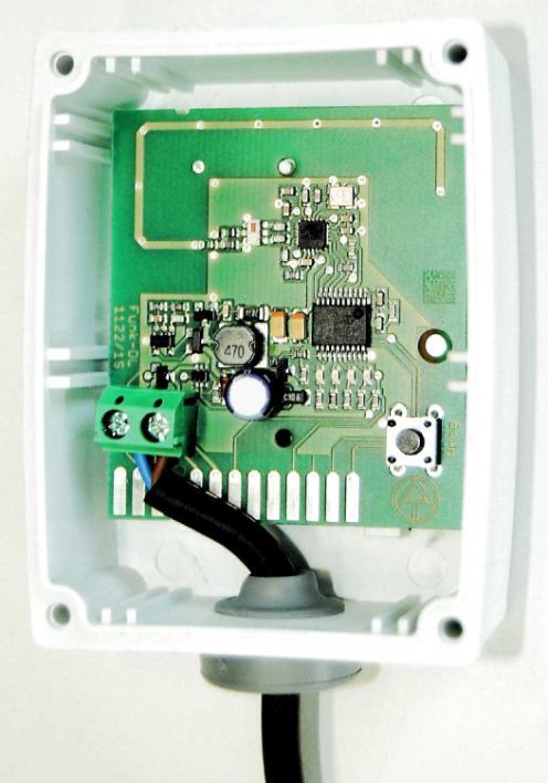 Messa in funzione del sensore di radiazione GBS-F Collegamento del ricevitore con il sensore radio Tramite i tasti e con i 4 diodi di visualizzazione (LED) il ricevitore viene collegato con il