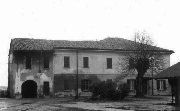 Cascina Castello - complesso Valera Fratta (LO) Link risorsa: http://www.lombardiabeniculturali.