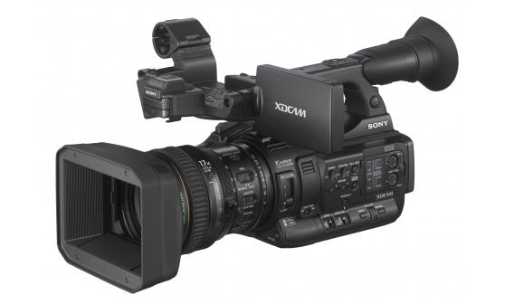 PXW-X200 Camcorder XDCAM con tre sensori CMOS Exmor Full HD da 1/2", ottica zoom 17x e registrazioni XAVC.