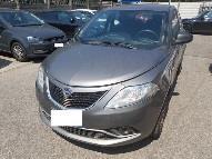 ro 1 chiave - provvista di libretto - sprovvista di c.d.p. - autoveicolo sottoposto a vincolo di 163 Autovettura per trasporto persone da locare s/conducente modello Lancia Ypsilon tg.