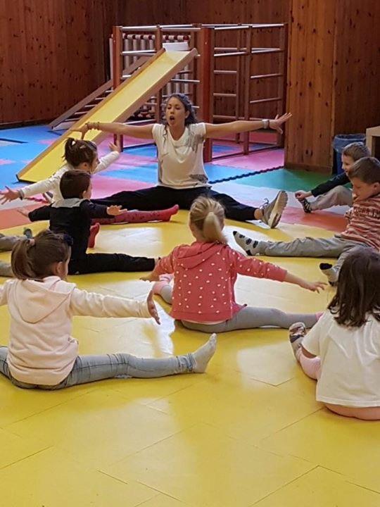 I LABORATORI Il Collegio dei Docenti, all inizio dell anno, propone dei laboratori programmati con insegnanti esterni alla scuola.