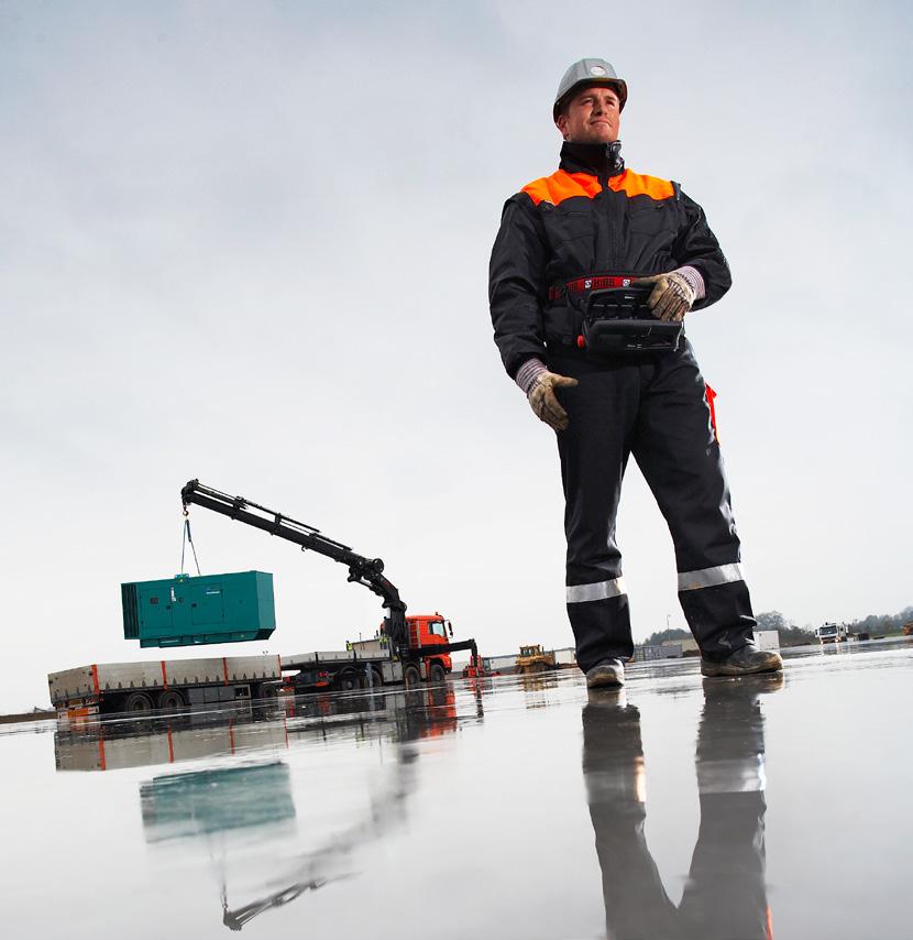 La gamma di prodotti Hiab include le gru da carico HIAB, le gru forestali e per riciclaggio JONSERED, le gru forestali LOGLIFT, i carrelli elevatori