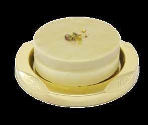 FRAGOLOSA Crema di mascarpone su Pan di Spagna con copertura alle fragole. Mascarpone cheese cream on sponge-cake and strawberries topping.