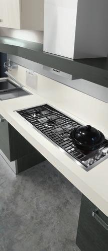 Hi-tech handles, a flush-fit hob and functional elements with an excellent