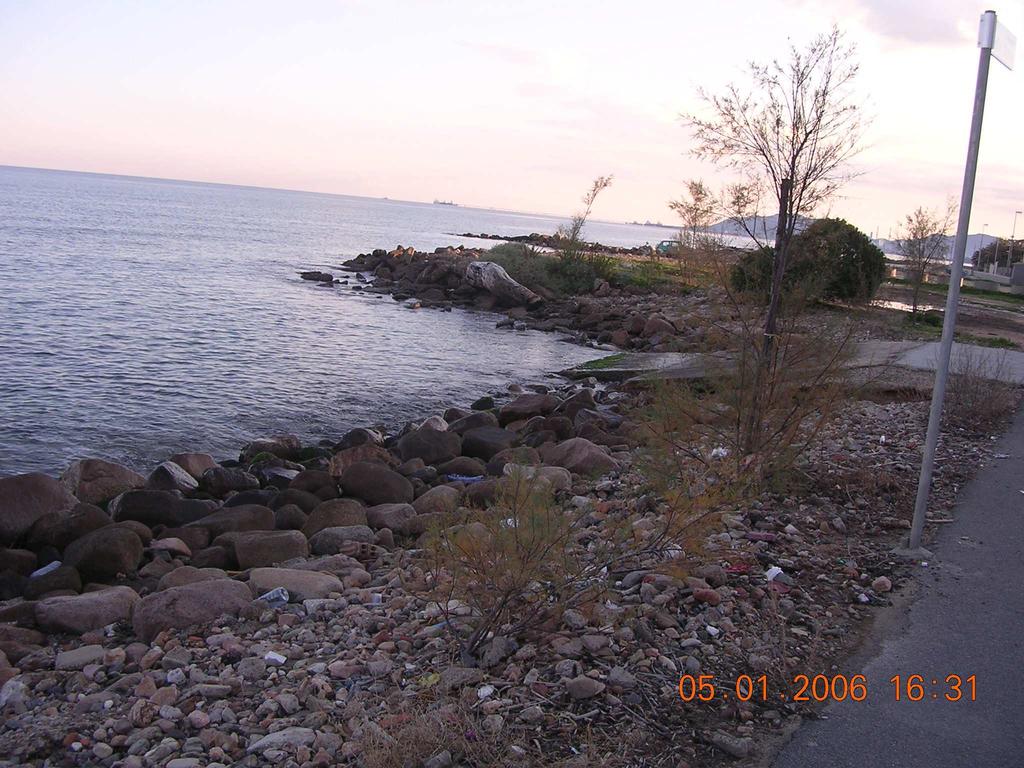 (Figura 2.2). Gli arretramenti della spiaggia nel periodo 1985 2001 sono arrivati sino ad un massimo di 100 m.