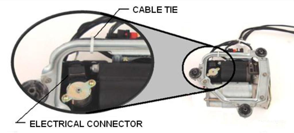 9. SCOLLEGARE IL CONNETTORE ELETTRICO E