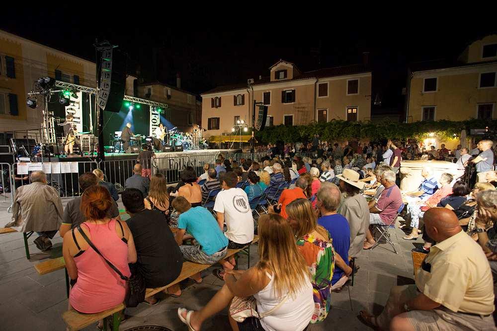 2. Folkest (fino all 8 agosto) È già entrata nel vivo la quarantesima edizione del decano dei festival folk italiani, Folkest, ma tra la metà di luglio (a Capodistria) e la prima settimana di agosto