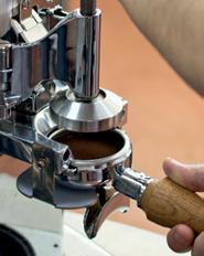 Embedded on the coffee grinder, it allows the best pressing of the grounded coffee, perfectly flat. Installable on both sides.