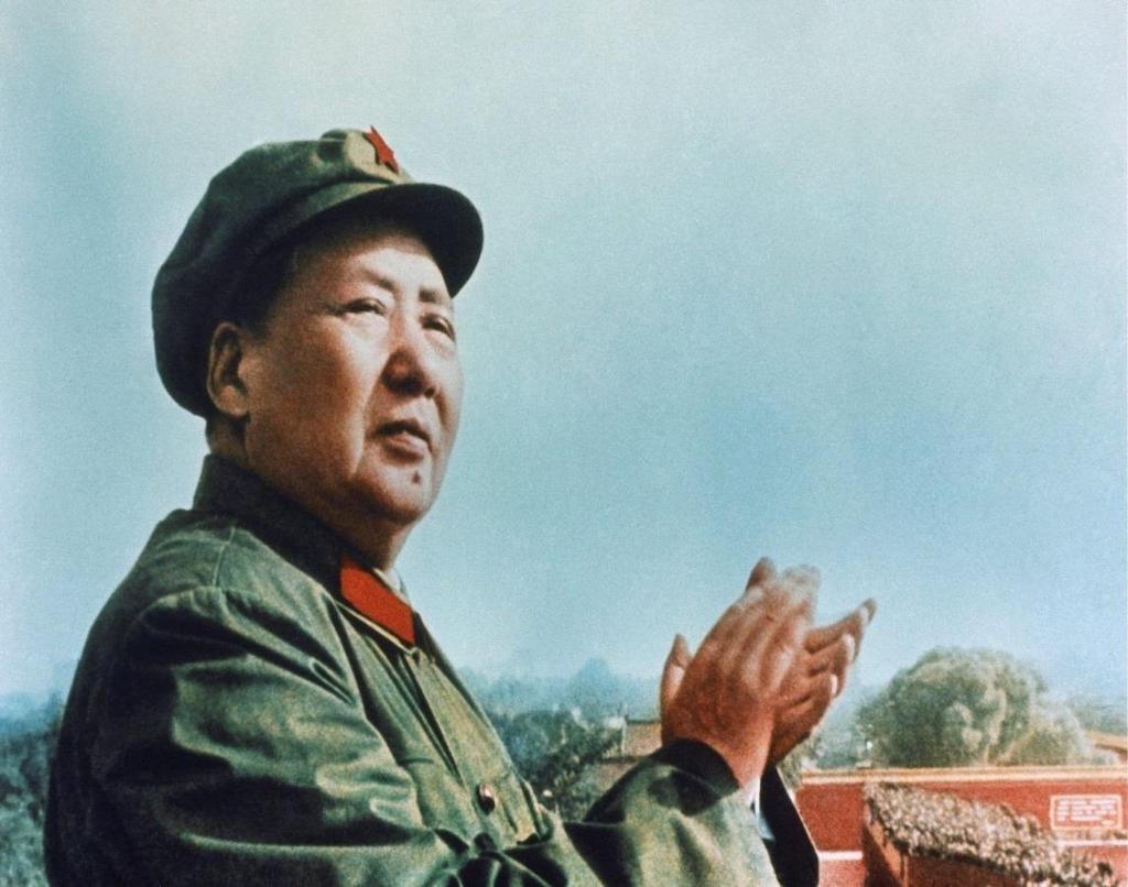 Strategia di MAO Aspetti Positivi (1953-1978) Puntare sull industrializzazione; Priorità negli investimenti della basic manufactory industry; Modernizzazione dell agricoltura Creare un alto tasso di