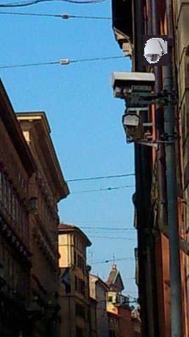 Di seguito vengono indicati il numero ed il tipo di telecamere da installare in ambito urbano Area Area Via Farini Via Cavour Area Santo Stefano Via Farini Area