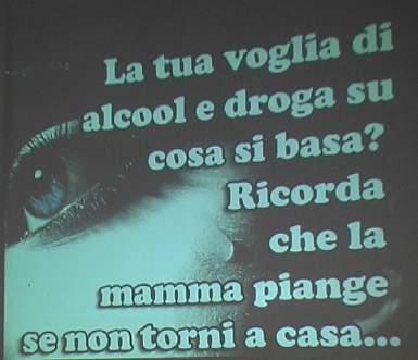 3 operatore Articolo giornalino di Istituto e slogan 15 Maschi Tortona elettrico stampato su tanica Benzi Elisabetta ENAIP AL 20