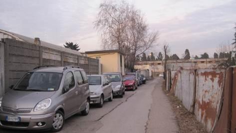 Foto 11 Sosta mattutina irregolare su Via Gallarate Parcheggio 6 Figura 03 Localizzazione spazi