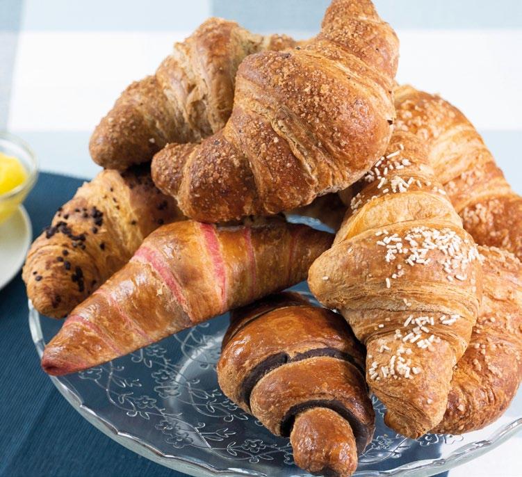 Croissanteria Grandi 5138C Croissant Dritto Cioccolato Linea Lievito Madre con Burro Palm Free 5137C Croissant Dritto Crema Linea Lievito Madre con Burro Palm Free 5100C Cornetto Artigianale Vuoto