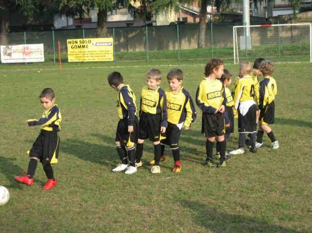 Trasferta impegnativa per i PICCOLI AMICI 2004 che contro la Marcallese cede il passo.