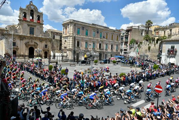 Con questa iniziativa Giro d Italia e Fondazione vogliono essere in prima linea per testimoniare l eccellenza della ricerca