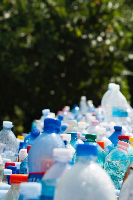 10 Installa una postazione di acqua potabile Le postazioni di acqua potabile riducono gli sprechi derivanti dall utilizzo delle bottiglie e incoraggiano i consumatori all utilizzo di contenitori