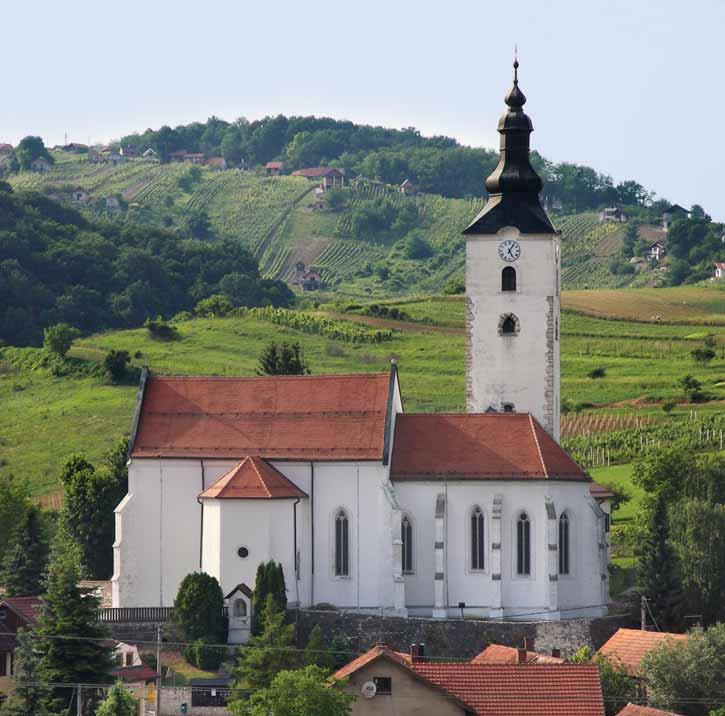 hrvatskog bana i vlasnika Grebengrada (Ivan Vitovec je naslijedio posjede i grb porodice Celjskih s tri leopardove glave) te Batthyania (vlasnik Grebengrada od 1480.). U istom vremenu nadsveden je i brod.