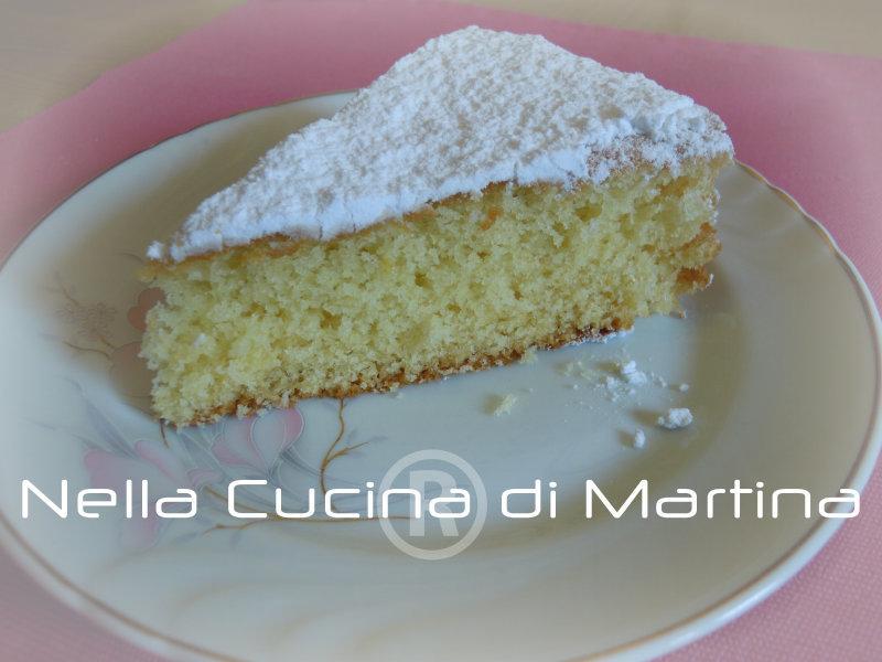 Dolce Torta dei sette vasetti Ingredienti per 10 persone si misura tutto con il vasetto dello yogurt 1 vasetto di yogurt bianco intero 3 uova medie 2 vasetti di zucchero 1 vasetto di maizena 2