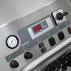 Generatore di vapore Serbatoio detergente Serbatoio acqua 10 bar 180 C GV Vesuvio Comando generale ON-OFF; spia accensione; termoregolatore; led segnalazione mancanza acqua (con segnale acustico);