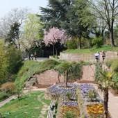 Diversi monumenti storici testimoniano la movimentata storia del centro urbano fondato lungo il Neckar.