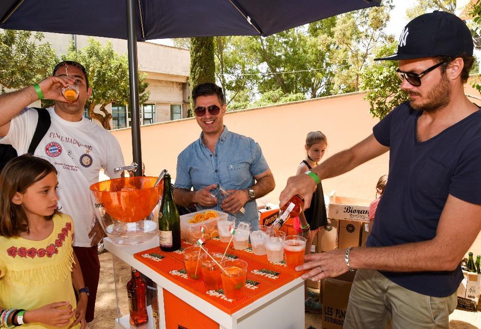 La giornata verrà allietata con un aperitivo Spritz seguito dalla tradizionale degustazione di proddotti italiani, terminando con un buon dolce ed