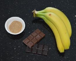 di zucchero semolato 19 Banana al cioccolato