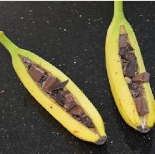 banane per la lunghezza (stai attento a non tagliarle