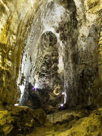 Attività in programma dal 21 al 28 giugno: Escursioni in grotta turistica (Grotta di Monte Cucco) senza prenotazione obbligatoria Percorso Scoperta: escursione di 2-3 ore che prevede la visita ad una