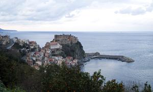 Gallicianò Gallicianò (RC) è un borgo frazione del Comune di Condofuri che meglio conserva la lingua e le tradizioni grecaniche, anche nella musica e nella gastronomia. Gerace Gerace (RC).