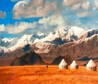 ' di gustare uno spaccato della Mongolia all'epoca dell'impero di Genghis Khan: si visiteranno le iurte dei nomadi, i campi delle tradizioni