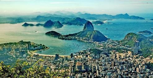 Da qui osserveremo il paesaggio che i brasiliani definiscono il più bello del mondo, un panorama incredibile sulla città e sulla baia di Rio de Janeiro.