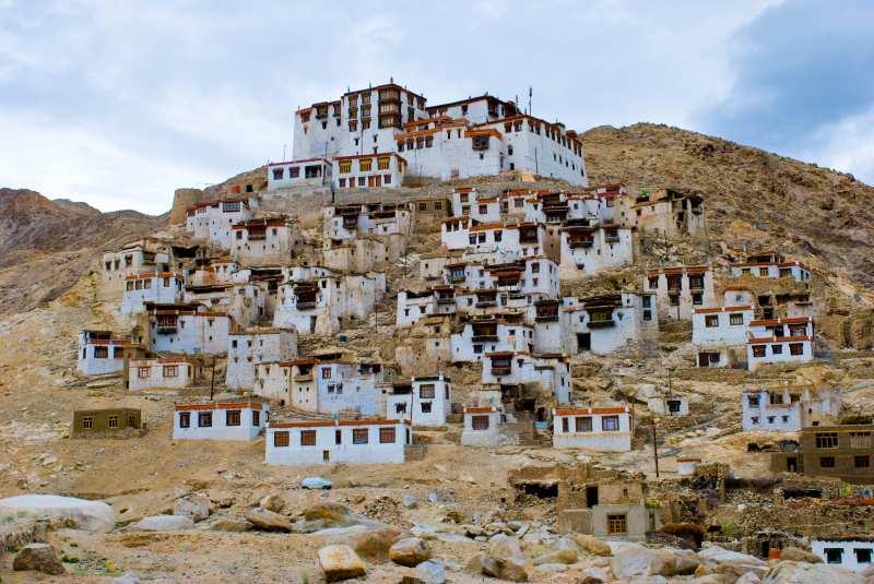 Edificato nel 17 secolo dal re Ladakhi Sengge Namgyal, il palazzo fu abbandonato nel 19 secolo quando le forze Dogra presero il controllo.