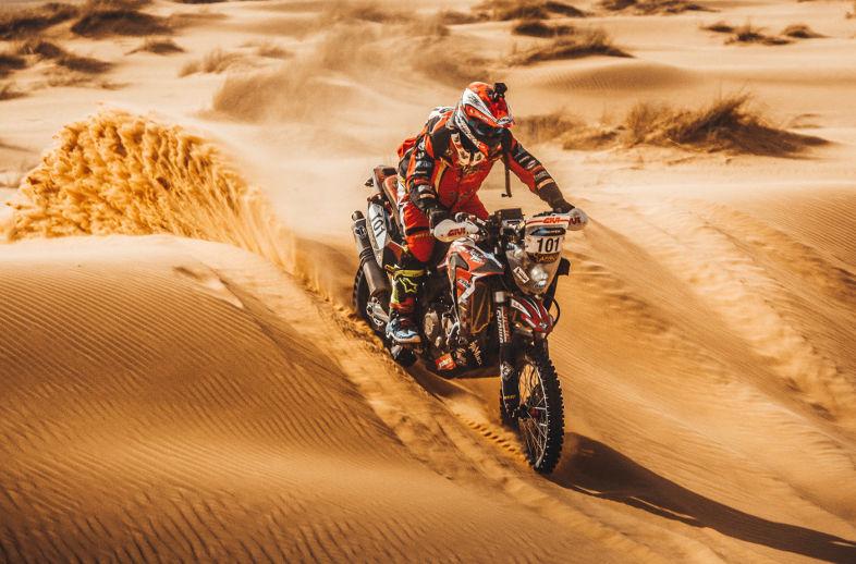 carbonio Attacco manubrio con predisposizione al montaggio strumenti Presa USB Colori L Africa Twin Rally, nelle versioni con cambio