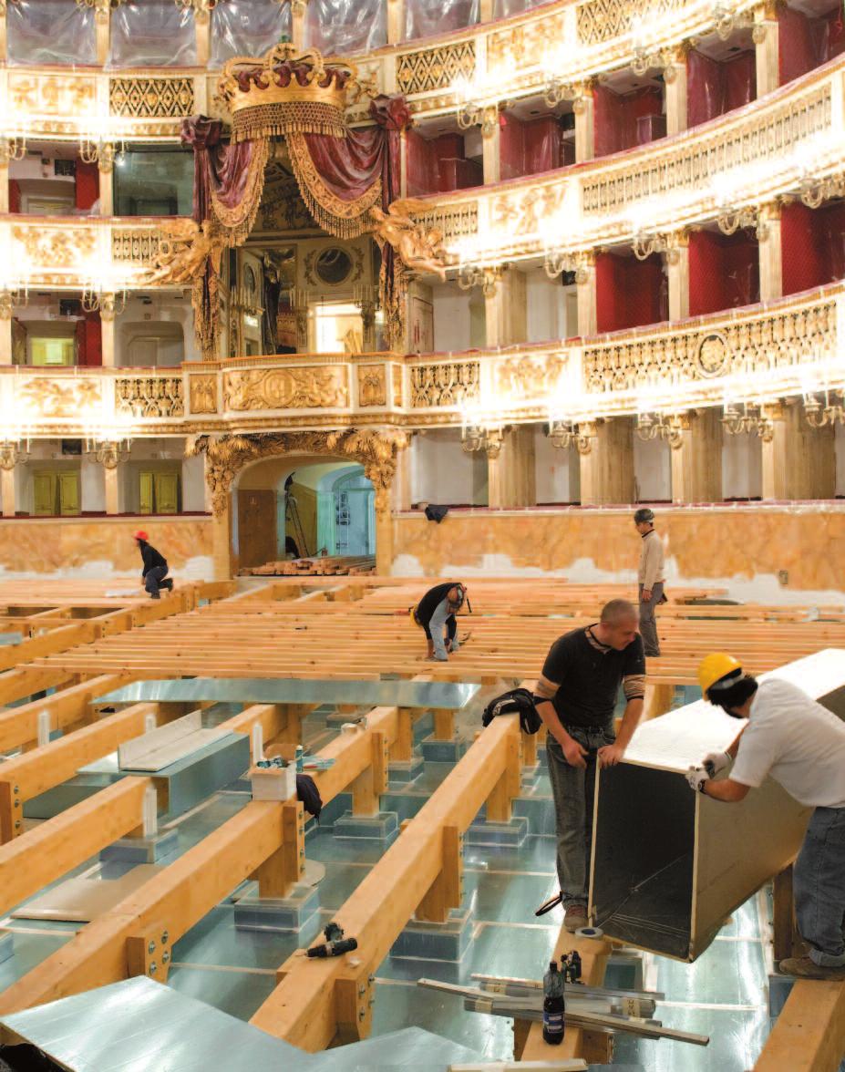 musei, teatri, biblioteche) sia alla scala ambientale (città e paesaggio).