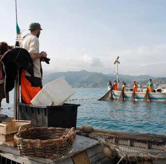 Visita guidata alla Tonnarella di Camogli 4 una gita originale L attività è proposta con le seguenti formule: Uscita didattica in barca con partenza da Camogli e Santa Margherita Ligure