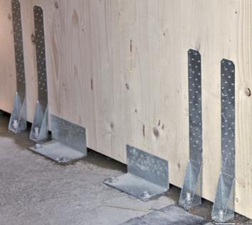 X-LAM si compone di pannelli in legno, realizzati incollando strati incrociati di tavole dello spessore medio di 27 millimetri.