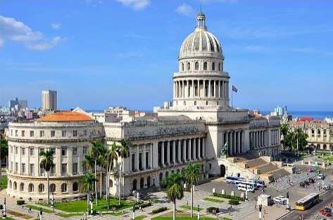 Pranzo in ristorante tipico all Havana Vecchia ( una bevanda inclusa ) Nel pomeriggio tour e visita panoramica del