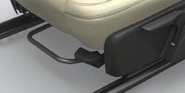 Come si regola il sedile? 03 Regolazione in altezza del bordo anteriore del cuscino. Regolazione in altezza del sedile.