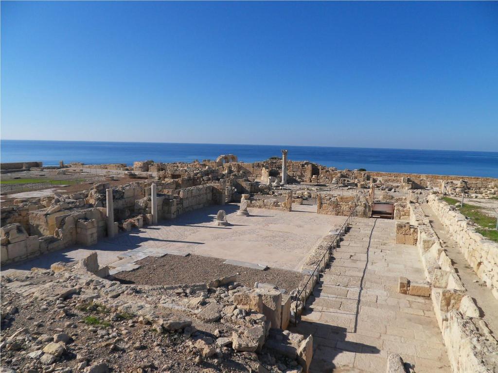 Kourion Kourion, nota con il nome latino di Curium, era una città cipriota, che durò dall'antichità fino ai primi anni del Medioevo.