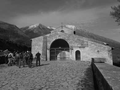 Ora in terra d Abruzzi i miei pastori lascian gli stazzi e vanno verso il mare: scendono all Adriatico selvaggio che verde è come i pascoli dei monti.